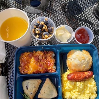 White Doe Inn - Breakfast Day 1 - Bed & Breakfast Near Me - Manteo, North Carolina
