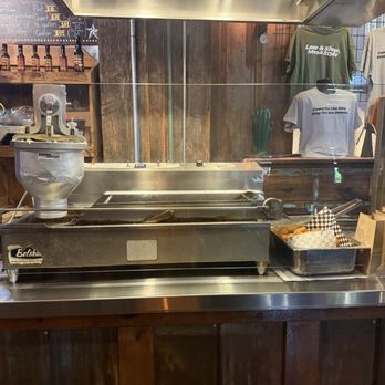 Bobby Q - Mesa - Donut maker - New American Near Me - Mesa, Arizona