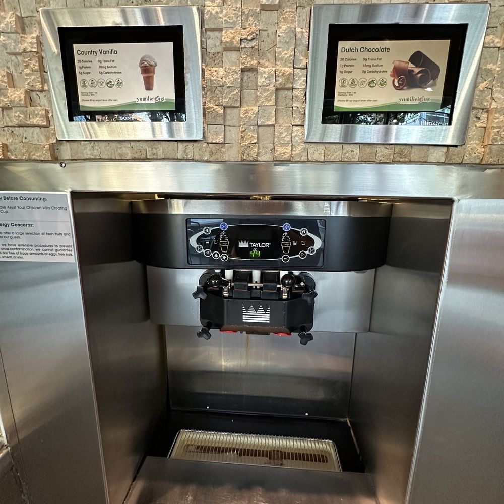 Yumilicious - Vanilla and dark chocolate froyo - Ice Cream & Frozen Yogurt Near Me - Dallas, Texas Yumilicious - Vanilla and dark chocolate froyo - Ice Cream & Frozen Yogurt Near Me - Dallas, Texas
