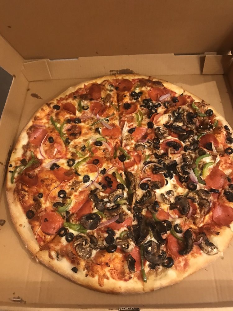 Ji's Pizza Logo