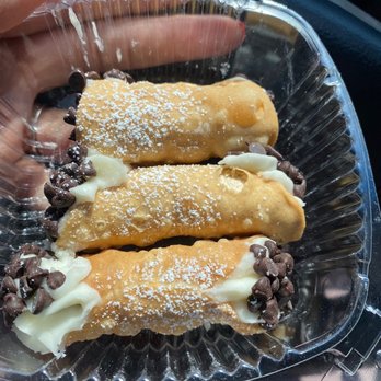 Smallcakes - Filled Cannoli's - Cupcakes Near Me - Charlotte, North Carolina