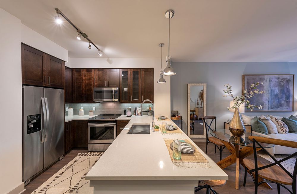 ESCHER 33 Photos & 13 Reviews Apartments 1900 Chapman Ave