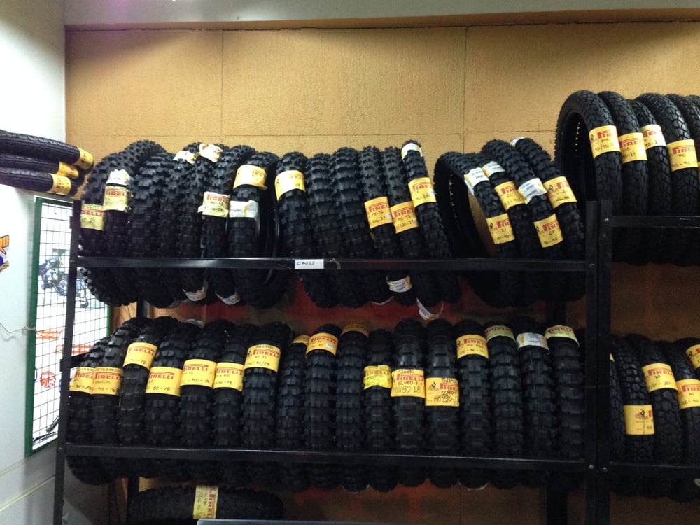 Llantas Carlos Lorca Valdés