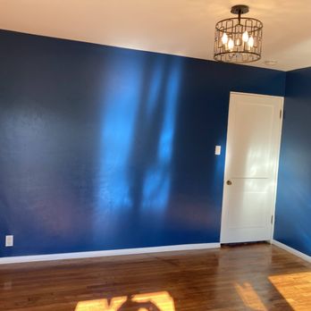 Luxury Paint Professional - The new bed and dressers can't wait to move into this vibrant room! - Painters Near Me Luxury Paint Professional - The new bed and dressers can't wait to move into this vibrant room! - Painters Near Me