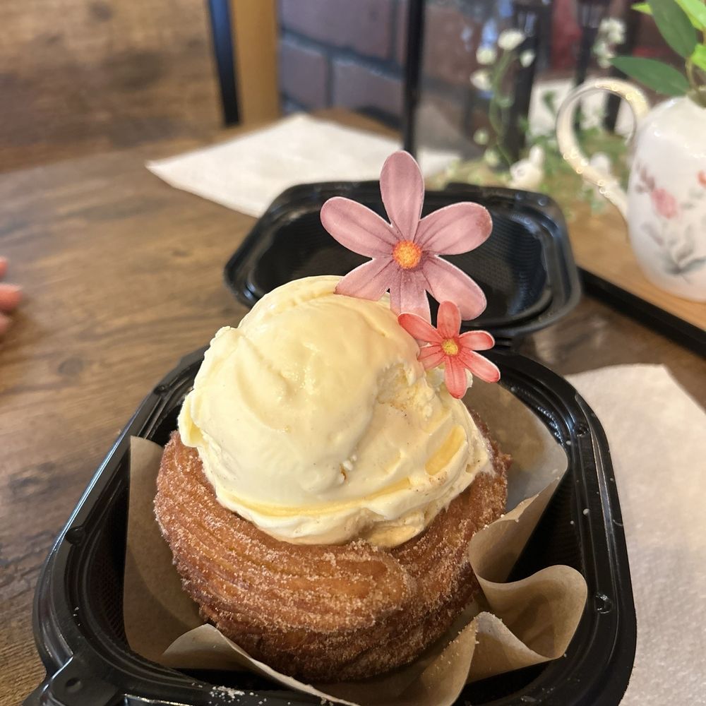 Con Sabor A Sinaloa - Vanilla ice Cream Filled Churros - Desserts Near Me - Riverside, California Con Sabor A Sinaloa - Vanilla ice Cream Filled Churros - Desserts Near Me - Riverside, California