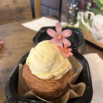 Con Sabor A Sinaloa - Vanilla ice Cream Filled Churros - Desserts Near Me - Riverside, California
