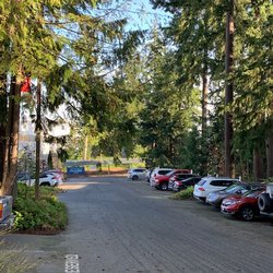 Edmonds Oral Surgery - Plenty of parking in the spacious lot.