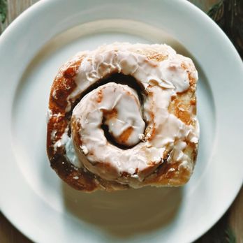 Flourless - Cinnamon roll - Bakeries Near Me - Placerville, California
