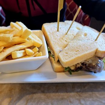 The Kitchen at  StoneBrier - Short ribs sandwich - New American Near Me - Stockton, California