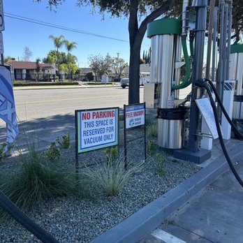 H&S Energy - Extra Mile - Tokens needed for vacuum. 5 mins - Car Wash Near Me - Fullerton, California