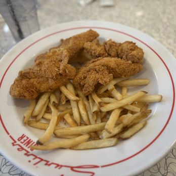 Sunliner Diner - Chicken tenders and fries. Deceiving large portions! - Diners Near Me - Pigeon Forge, Tennessee