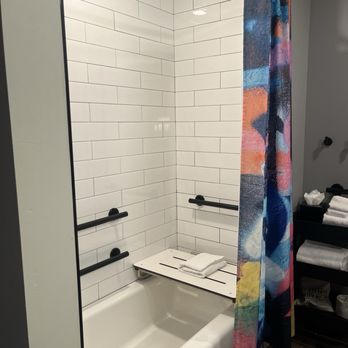 Moxy Portland Downtown - Hotels Near Me - Portland, Oregon Moxy Portland Downtown - Hotels Near Me - Portland, Oregon