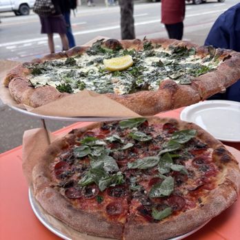 Rose Pizzeria - Green deluxe, Pepp & Basil with added mushroom - Pizza Near Me - San Francisco, California Rose Pizzeria - Green deluxe, Pepp & Basil with added mushroom - Pizza Near Me - San Francisco, California