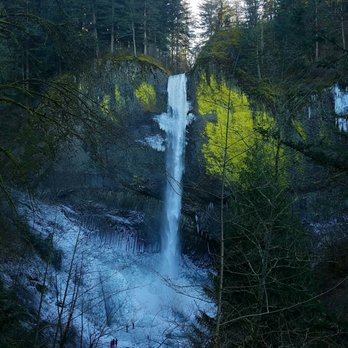 Latourell Falls - Hiking Near Me - Portland, Oregon Latourell Falls - Hiking Near Me - Portland, Oregon