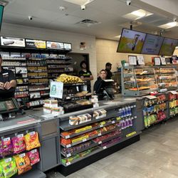 7-Eleven - Friendly crew.