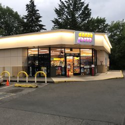 ampm - 2020-05-30 Front of Store from gas pump.