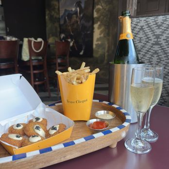 Royal Restaurant - Breakfast & Brunch Near Me - Alexandria, Virginia Royal Restaurant - Breakfast & Brunch Near Me - Alexandria, Virginia