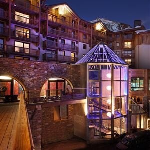 Hôtel Koh-I Nor by Les Etincelles by null