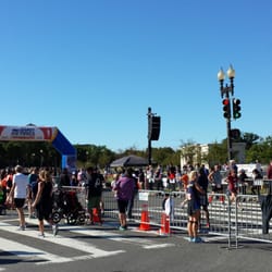 Navy Air-Force Half Marathon - The start/finish