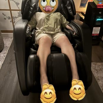 Yu Spa - Massage chair because we were too broke to book a human massage - Day Spas Near Me - San Diego, California Yu Spa - Massage chair because we were too broke to book a human massage - Day Spas Near Me - San Diego, California
