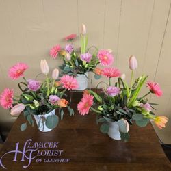 Hlavacek Florist of Glenview - Spring vibes for a party. The customer received so many compliments on these.