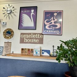 Omelette House - Inside