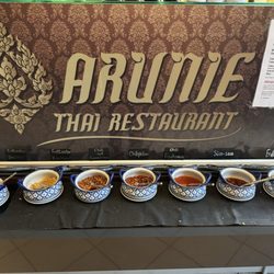 Arunie Thaï Restaurant - Assorted condiments