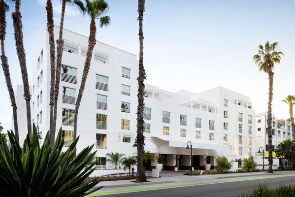 Sandbourne Santa Monica, Autograph Collection by null