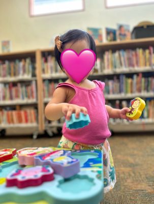 Casa Verdugo Library by null