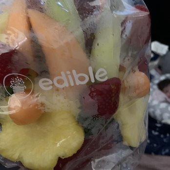 Edible Arrangements - Better off buying on the corner with street ppl save money an better lookin. - Gift Shops Near Me - Palmdale, California