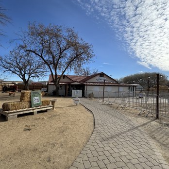 Mortimer Farms - Exterior. There is ample parking - Attraction Farms Near Me - Dewey, Arizona