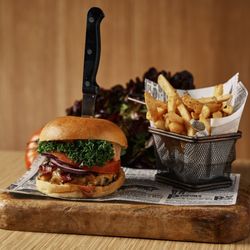 Pasapalo Restaurant - American Burger