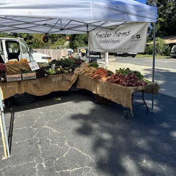 Ojai Farmers' Market - Fruits & Veggies Near Me - Ojai, California Ojai Farmers' Market - Fruits & Veggies Near Me - Ojai, California