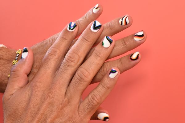 Hello Birdie Nail & Lash Lab by null
