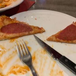 Salami pizza