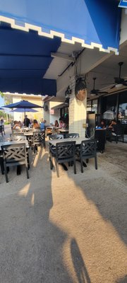 Chris' Taverna by null