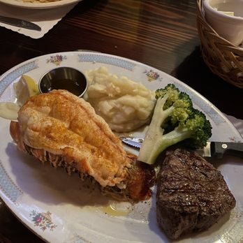 HMS Bounty - surf n turf - Bars Near Me - Los Angeles, California