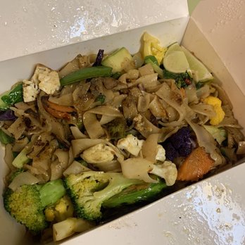 Khun Pic's Bahn Thai - Drunken Noodles Pad Ke Mao - Thai Near Me - Portland, Oregon
