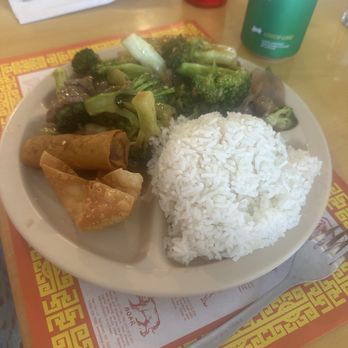 Imperial Palace - Combo plate - Chinese Near Me - National City, California