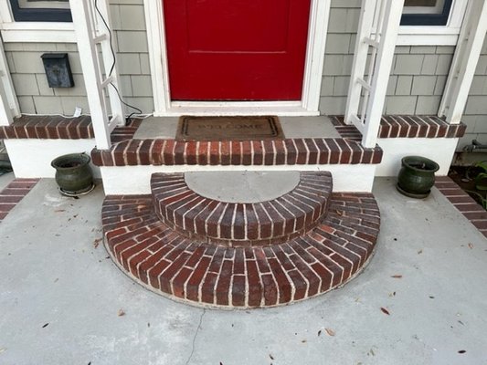 Clean and fresh new look! - Are you embarrassed when your neighbors come to visit, by the mold and mildew growing on your concrete? Call us today and let us give you a fresh look! Clean and fresh new look! - Are you embarrassed when your neighbors come to visit, by the mold and mildew growing on your concrete? Call us today and let us give you a fresh look!