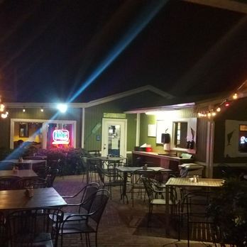 Sal's Ballyhoo's - Outside seating area - Seafood Near Me - Key Largo, Florida Sal's Ballyhoo's - Outside seating area - Seafood Near Me - Key Largo, Florida