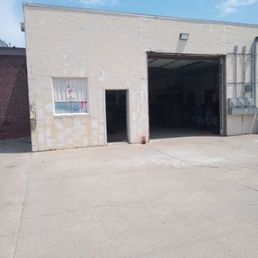 Exterior photo of Papaws Tire Shop - Newton, Kansas Exterior photo of Papaws Tire Shop - Newton, Kansas
