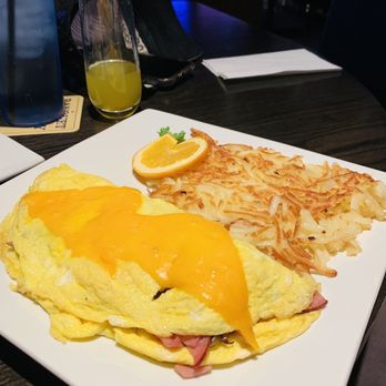 Flowing Tide Pub 8 - Omelette - Sports Bars Near Me - Las Vegas, Nevada