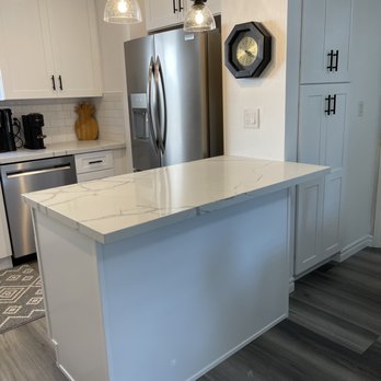 Fortis Stone & Cabinet - Kitchen island - Cabinetry Near Me - ANAHEIM, California Fortis Stone & Cabinet - Kitchen island - Cabinetry Near Me - ANAHEIM, California