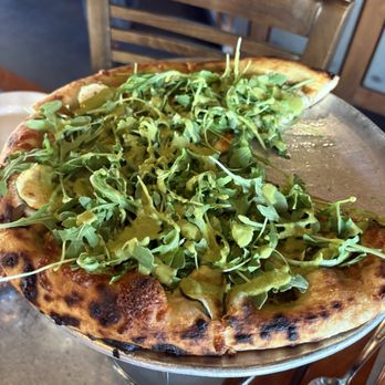 Hank's Petaluma - Green Goddess Pizza - Pizza Near Me - Petaluma, California
