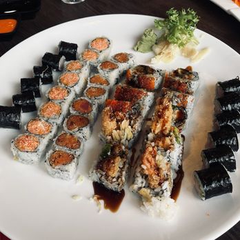 Hana - Left to right: Yellowtail scallion roll, crispy crab roll, spicy tuna roll, shrimp tempura roll (x2), yellowtail jalapeño roll - Sushi Bars Near Me - Gainesville, Florida Hana - Left to right: Yellowtail scallion roll, crispy crab roll, spicy tuna roll, shrimp tempura roll (x2), yellowtail jalapeño roll - Sushi Bars Near Me - Gainesville, Florida