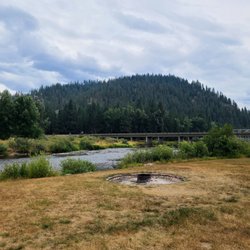 Kahnderosa Rv Campgrounds - River/mountain/freeway view