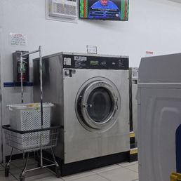 .been  coming here for  around 5 years..  NO cockroaches which is  a big deal.clean helpful  staff...good  parking and  a bathroom.