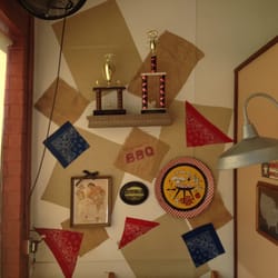 Dickie-Do's Bbq - Some of the interesting wall items.
