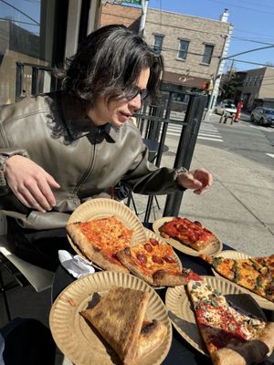 Mano's Pizzeria by null